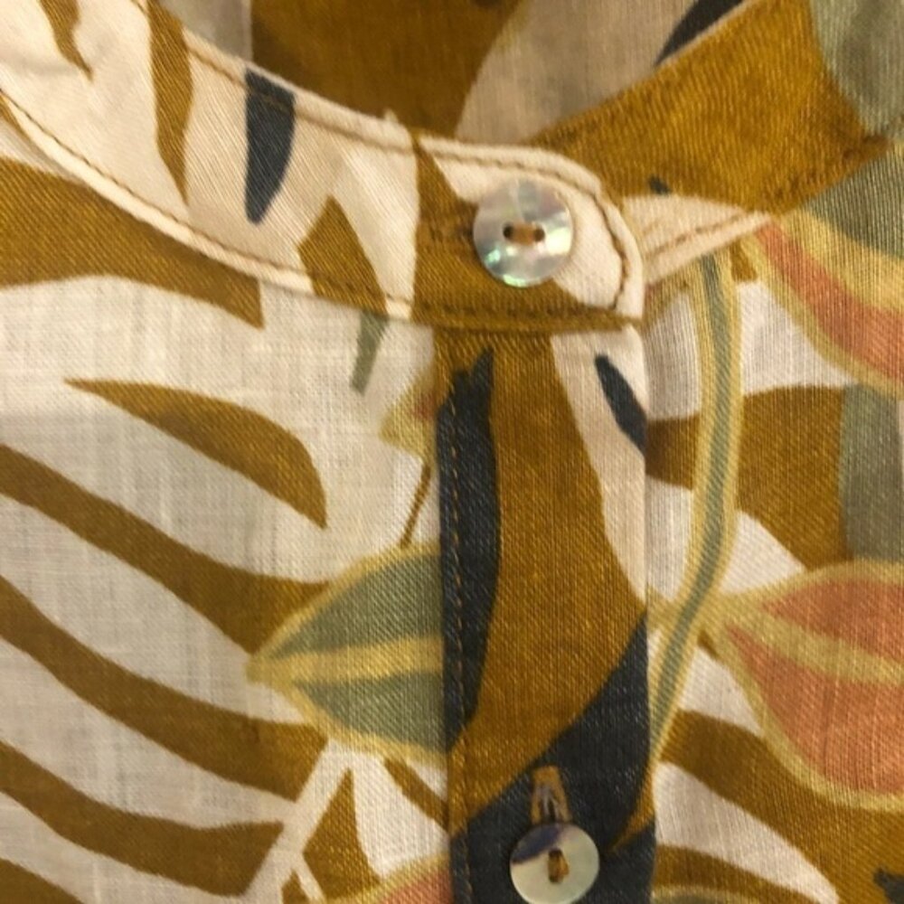 C And C California Linen Top In Size Xs - image 6